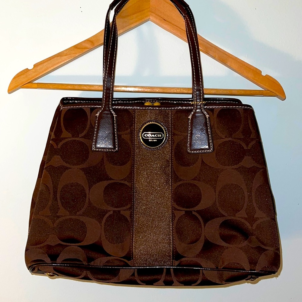 Coach bag, this is in perfect condition. Brown coach design